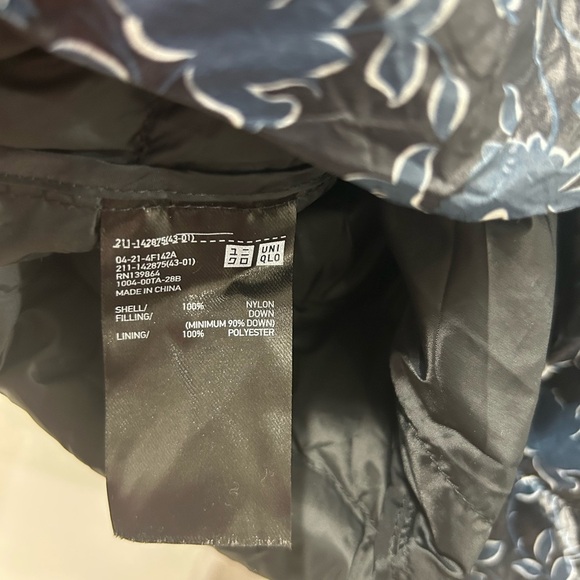 Uniglo Down Fill Jacket Black/Navy Size Large Ultra Light - Picture 5 of 5
